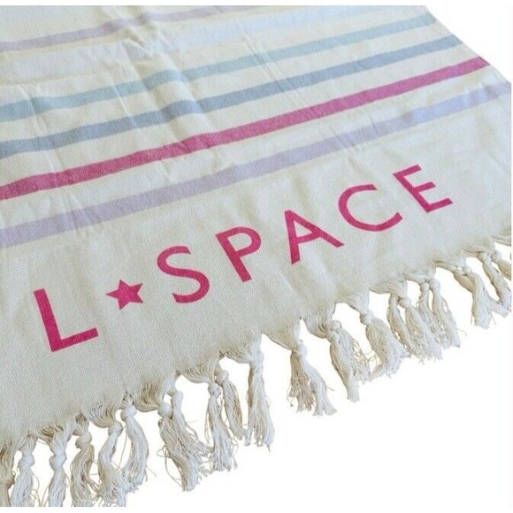L SPACE Beach Blanket Towel Fringe Woven Cotton Striped Lightweight Coastal NEW - Picture 1 of 4